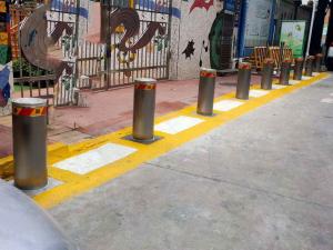 China Vertical Lift Rising Metal Bollard Barrier For Gate wholesale