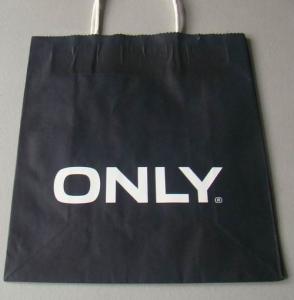 China Wholesale customized black printed kraft paper shopping bags with handle wholesale