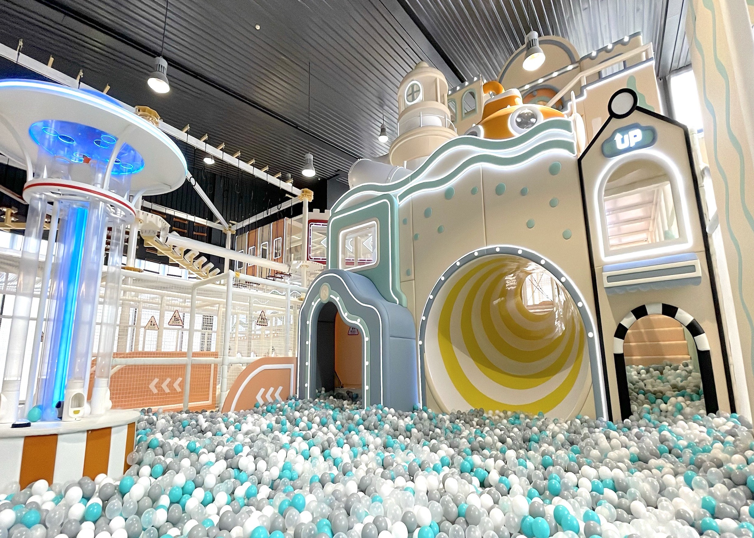 Colorful Horn Shaped Indoor Play Slide , Children Indoor Playroom Slide Smooth Surface