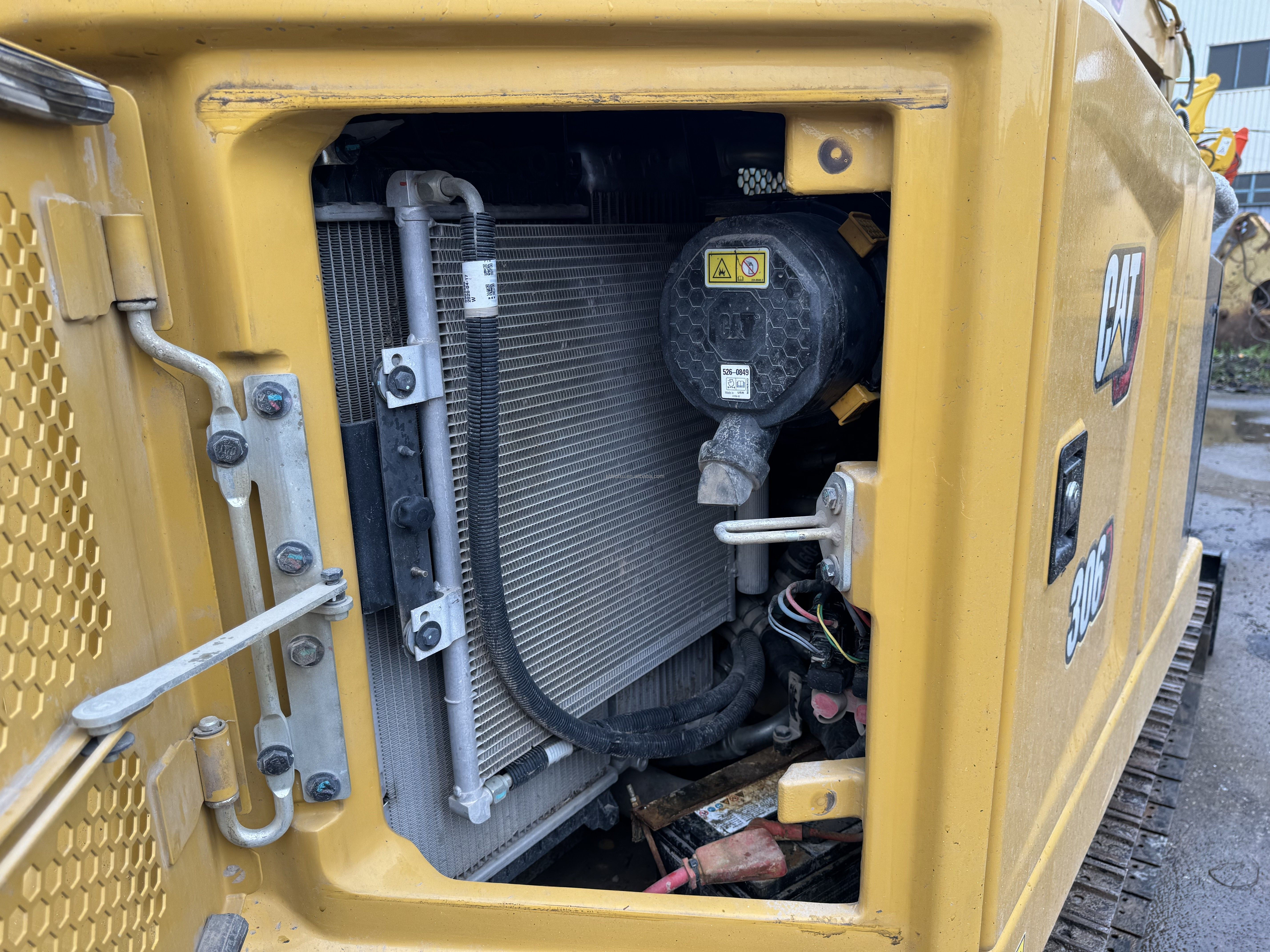 yellow color original paint used cat excavator cat306/secodn hand crawler excavator cat306 on sale