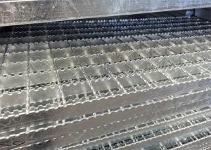 China AS1657 Standard Anti Skid Steel Stair Treads Grating 100mm For Parking Lot wholesale