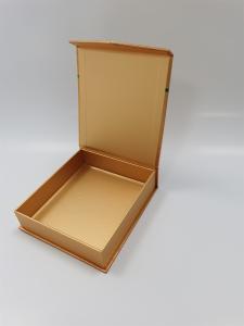 China Hot Stamping Retail Carton Rectangle Gift Paper Packaging Box FSC wholesale