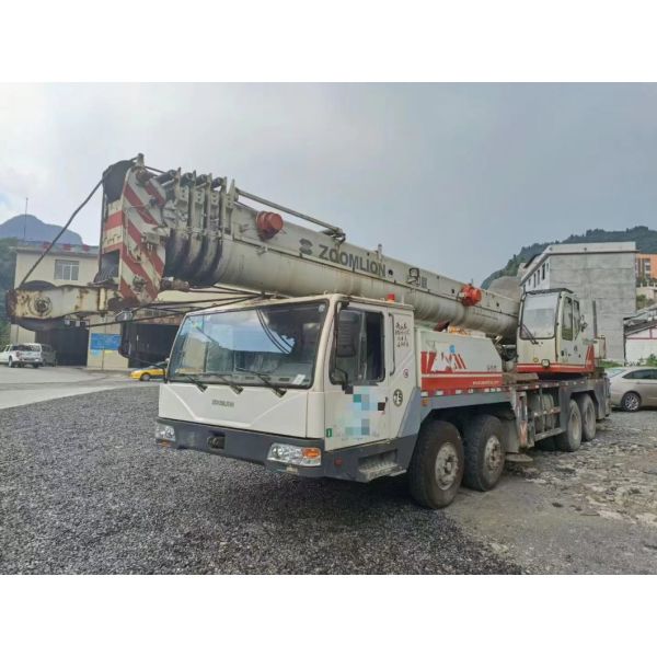 Construction Equipment 2011 Zoomlion 50ton Truck Crane Hoist Crane