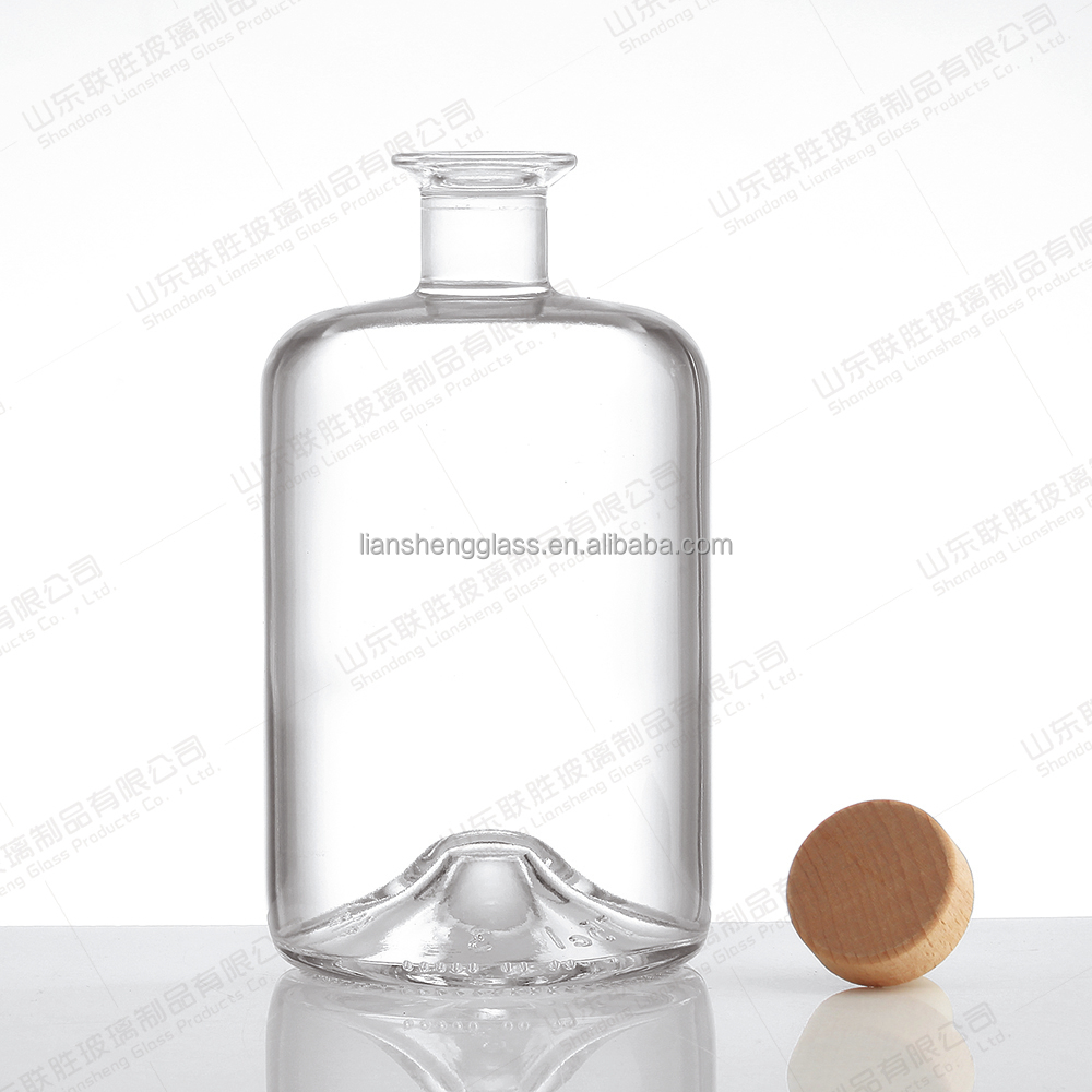 ODM Customize 700ml Square Brandy Glass Wine Bottle For Whisky