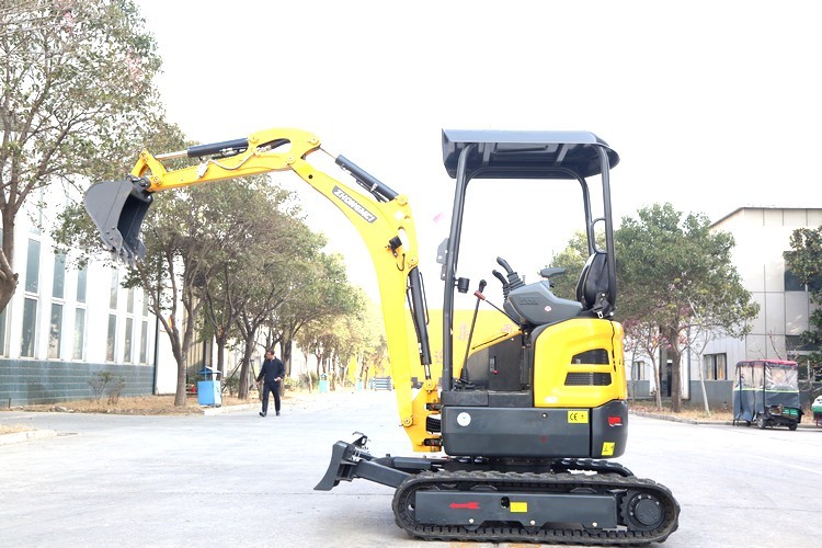 EPA Standard 2000kg Diesel Mini Excavator For Farm Use Long Lifespan