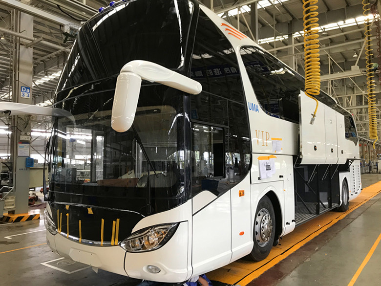LHD/RHD Cummins 375HP Euro5 51+2 Seats Luxury Coach Bus YBL6128SD for Peru