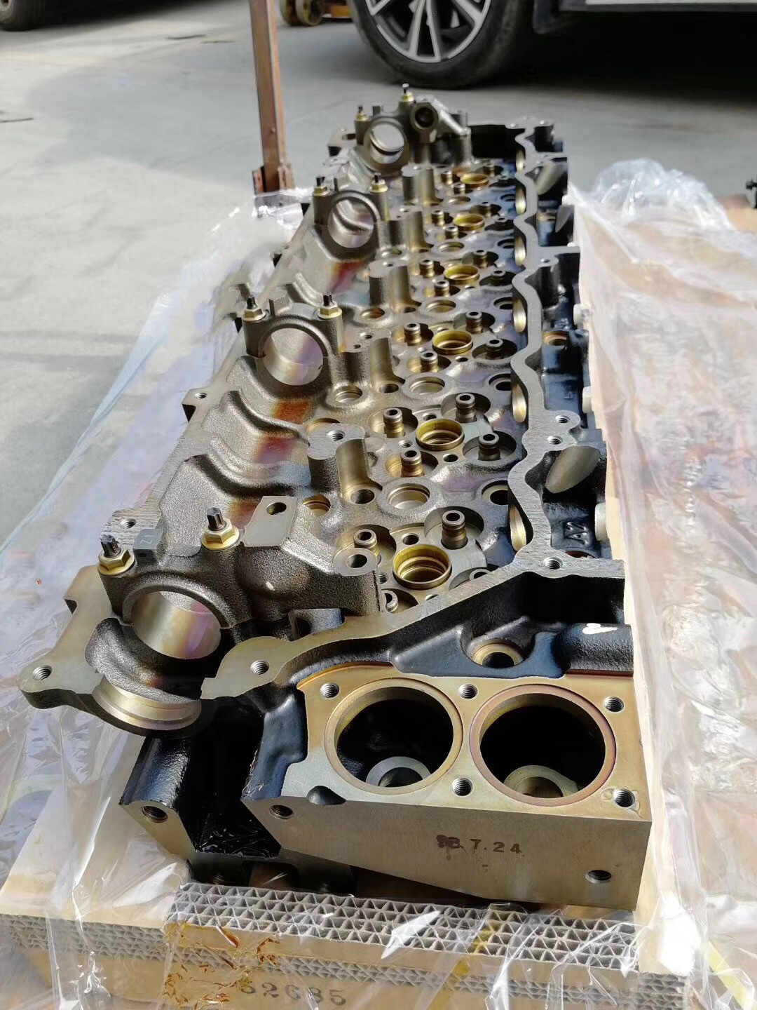 4HK1 6HK1 8-97602-687-0 8-97606-992-5 Iron Cylinder Head Original