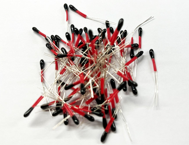 Radial Leaded Epoxy Temperature Sensor Device Length 10mm To 1000mm Head Size 1.5 - 4.5mm