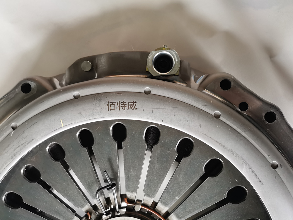 HOWO Truck Spare Parts Az9725160100 Clutch Cover Assy