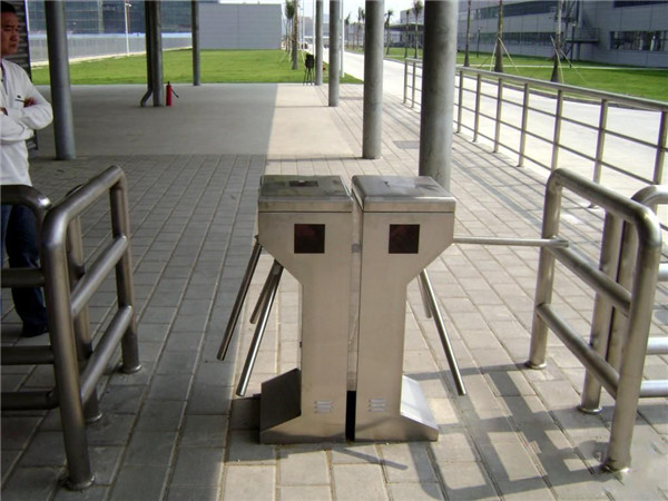 Outdoor Semi Automatic Tripod Turnstile Gate Drop Arm Turnstile 50Hz / 60Hz
