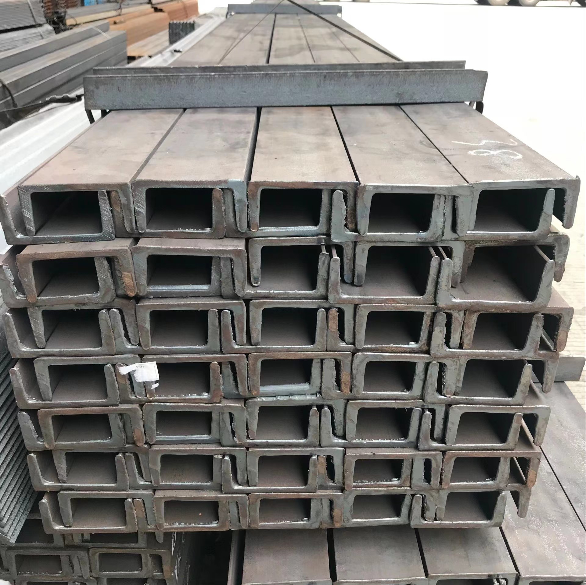 Finely Processed U-Shape Steel Channels U-Bar for Industry Tolerance ±1% Colour Black