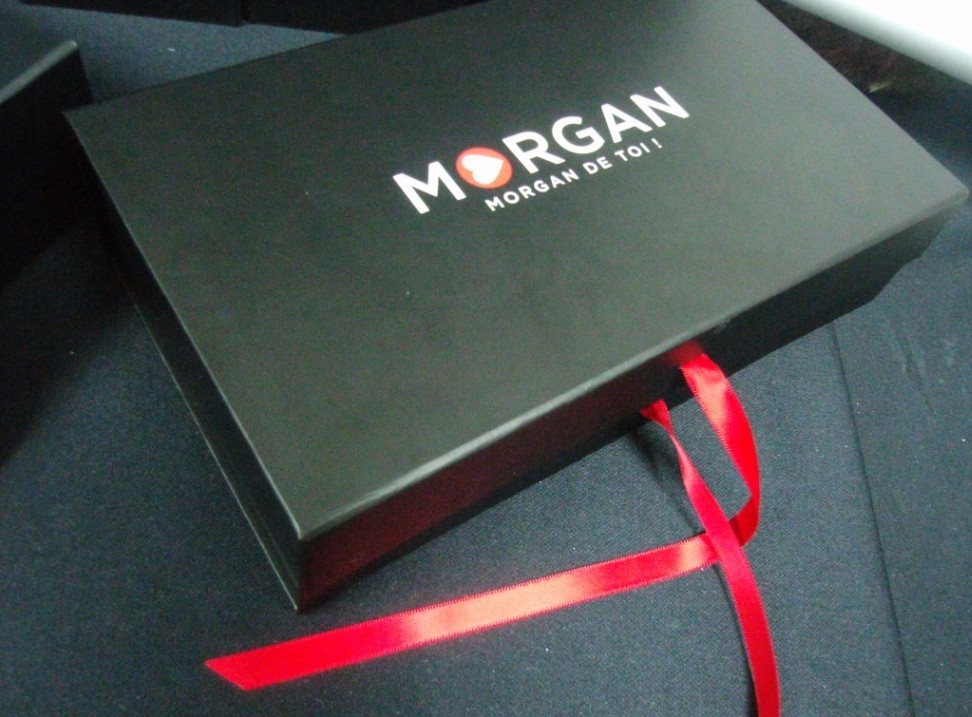 Custom magnet folding paper flat pack box luxury magnetic gift box with silk ribbon