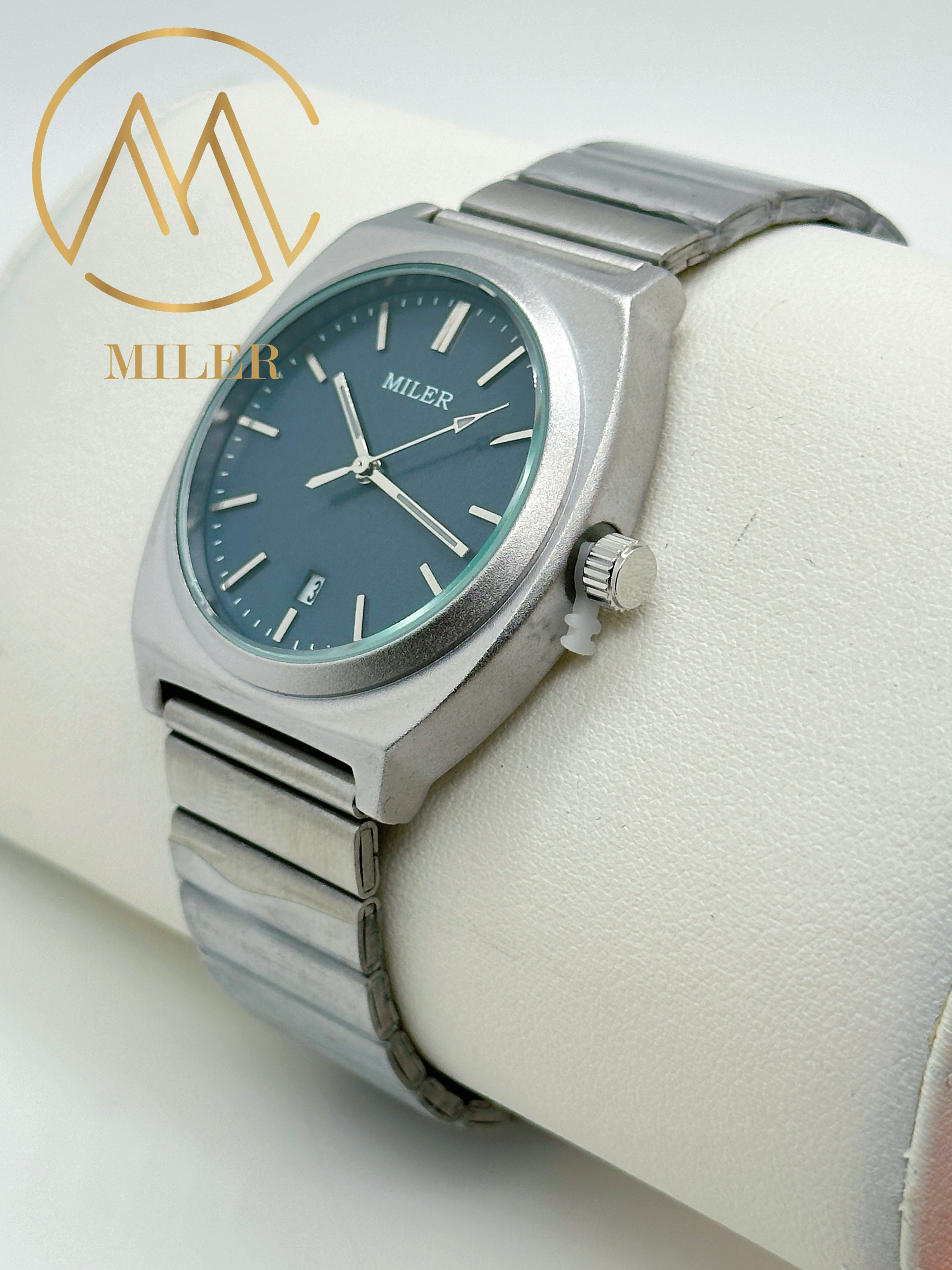 Supplier Stylish Quartz Wrist Watch For Men With Luminous Hands Band
