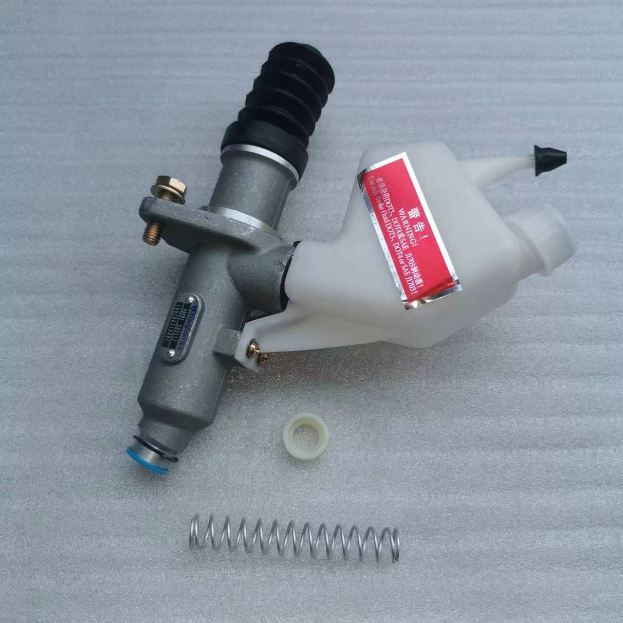 Truck Clutch Master Cylinder Kit 16020Q119001 for Agricultural Vehicles