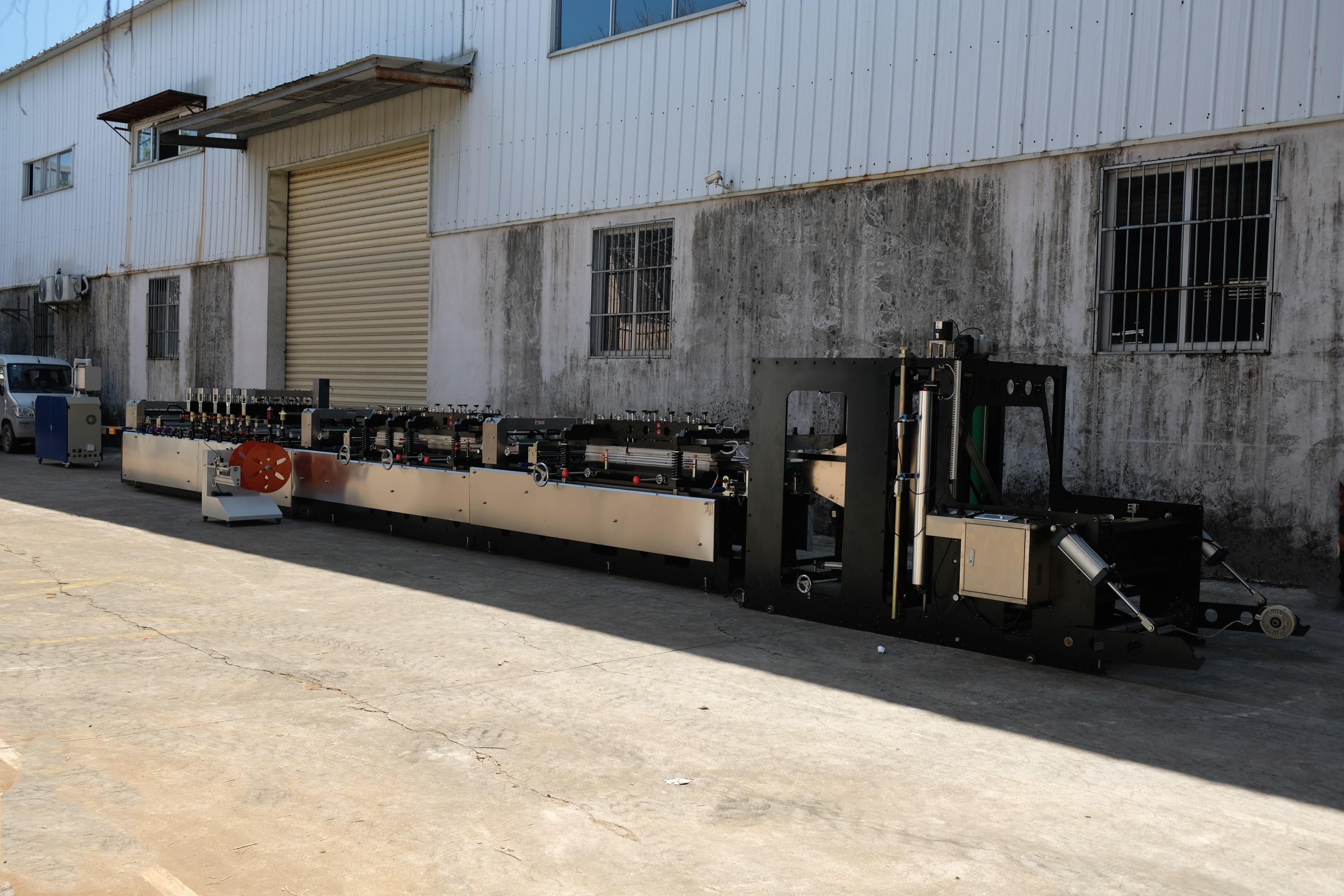 Zipper Type Three Side Sealing Pouch Maker Machine L1300 X W2000 X H2200mm