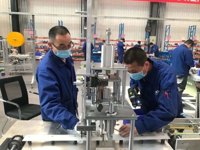 Energy Saving Disposable Face Mask Production Machine Power Consumption 8.5KW