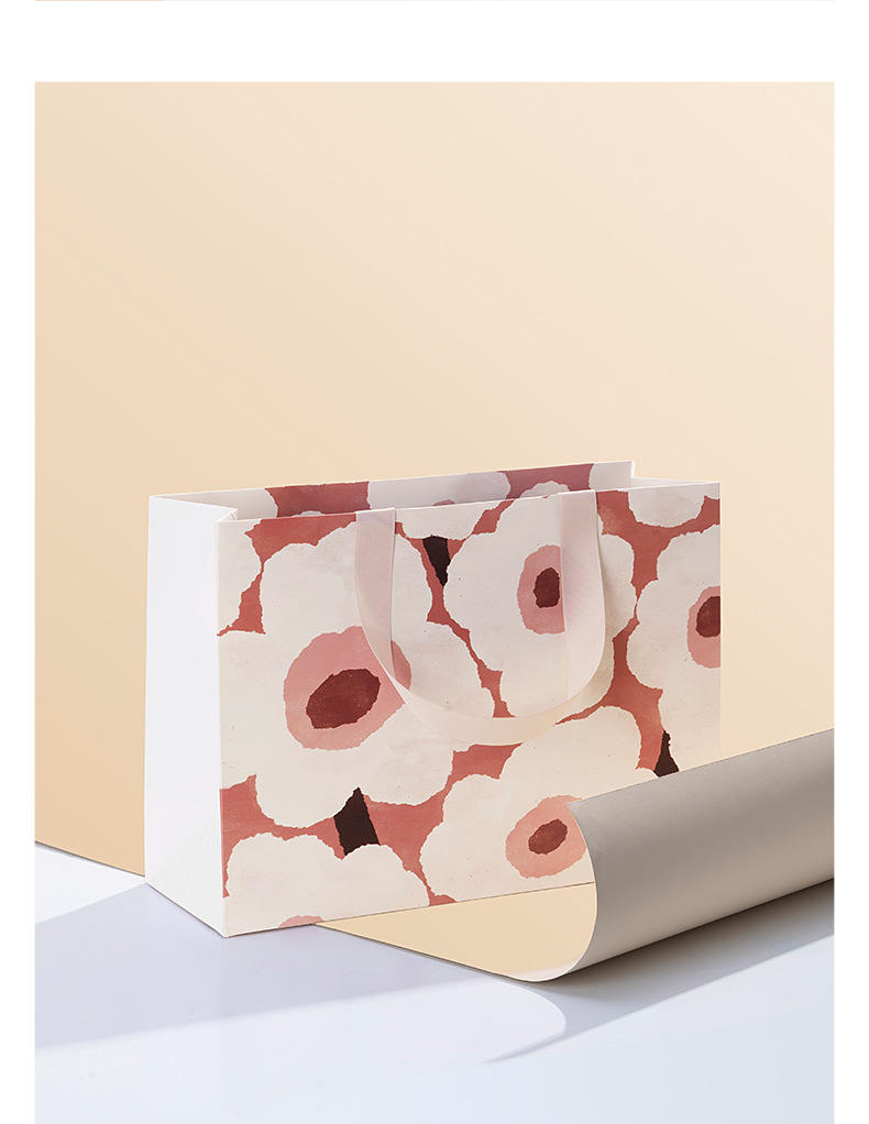 High End Oli Printing Flowers Style Cosmetic Clothing Shopping Paper Gift Packaging Bag with Logos