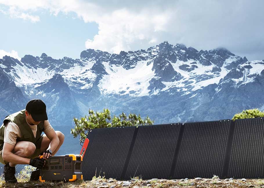 IP65 200W Portable Folding Solar Panel Kits Outdoor Mobile Charging Solar Panel