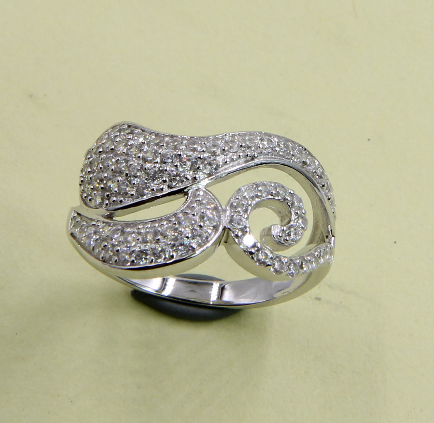 Round Swirl Ring Oval 925 Sterling Silver Eternity Bands With AAA Grade Cubic Zirconia For Wedding Anniversary