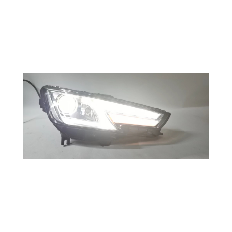 Manufacturer Supply Factory Original Auto Lighting System Suitable for Audi A4LB9 2016-2019 Front Xenon Headlights Assembly