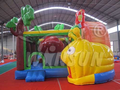 Cute Snail Style Inflatable Jump House , Waterproof Blow Up Bounce House