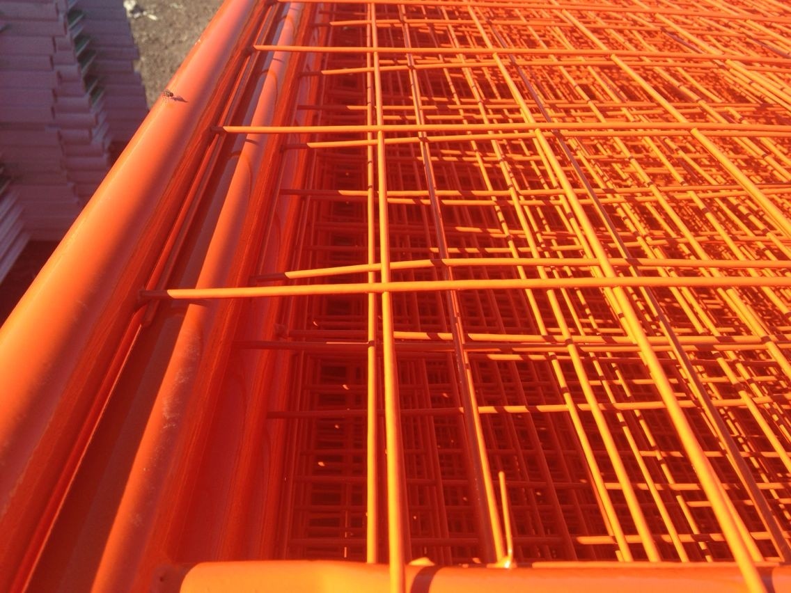Galvanized Temp Fence set temporary fencing panels ,base as well clamp 2100mm x 2400mm panels made in china
