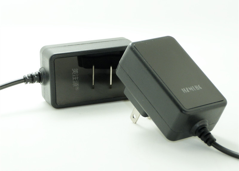 Compact White Wall Battery Charger For 18650 3.7 V Li Ion Customized Logo