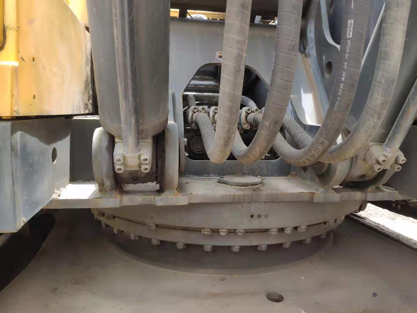 Low Hour Yellow Volvo Excavator 36ton 3M Bucket Capacity 184KW Power