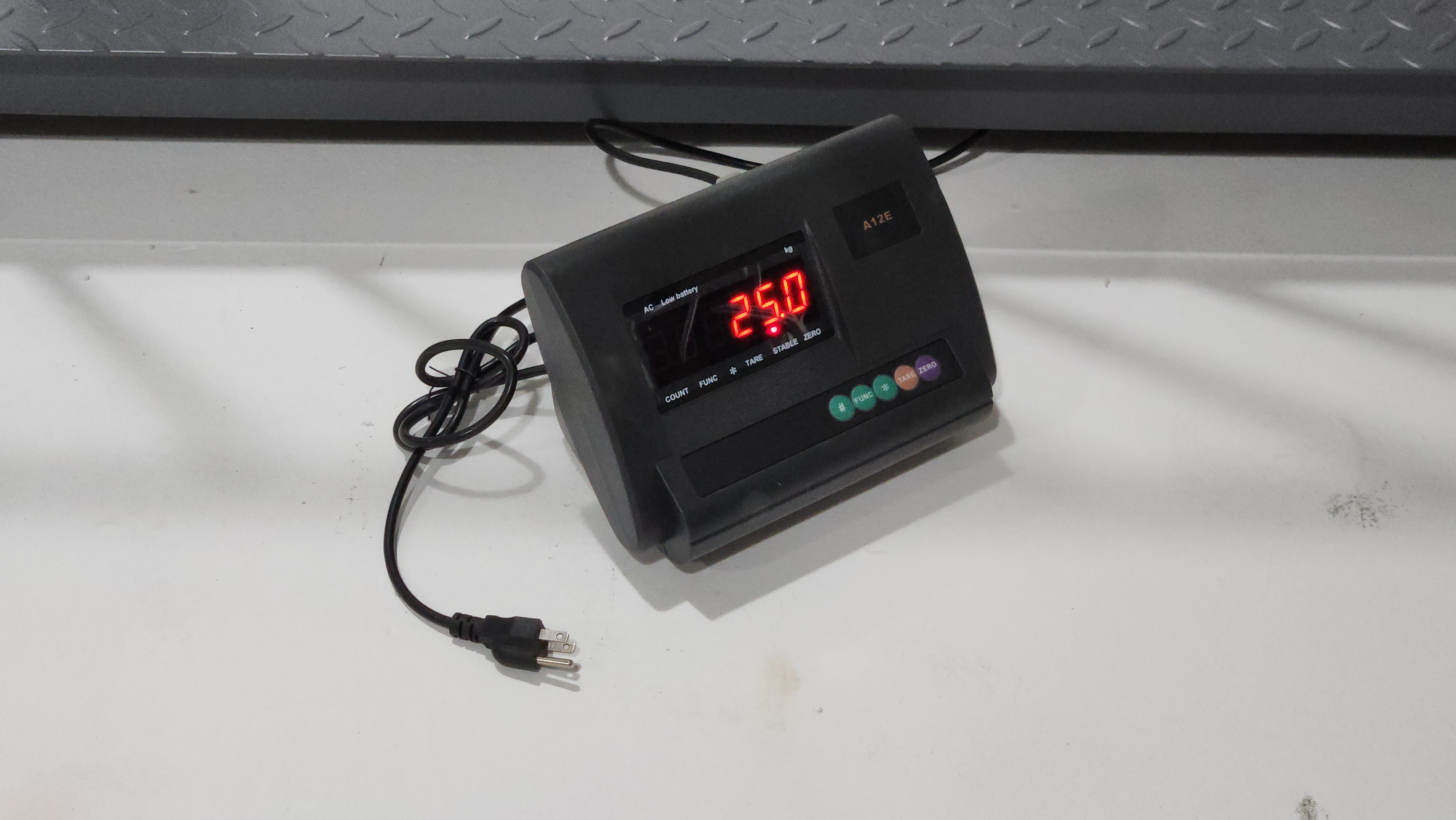 Digital Livestock Weighing Scale 500kg/1000kg Weight Limit Customized OEM Support Fence Scale for Cattle Sheep and Pigs