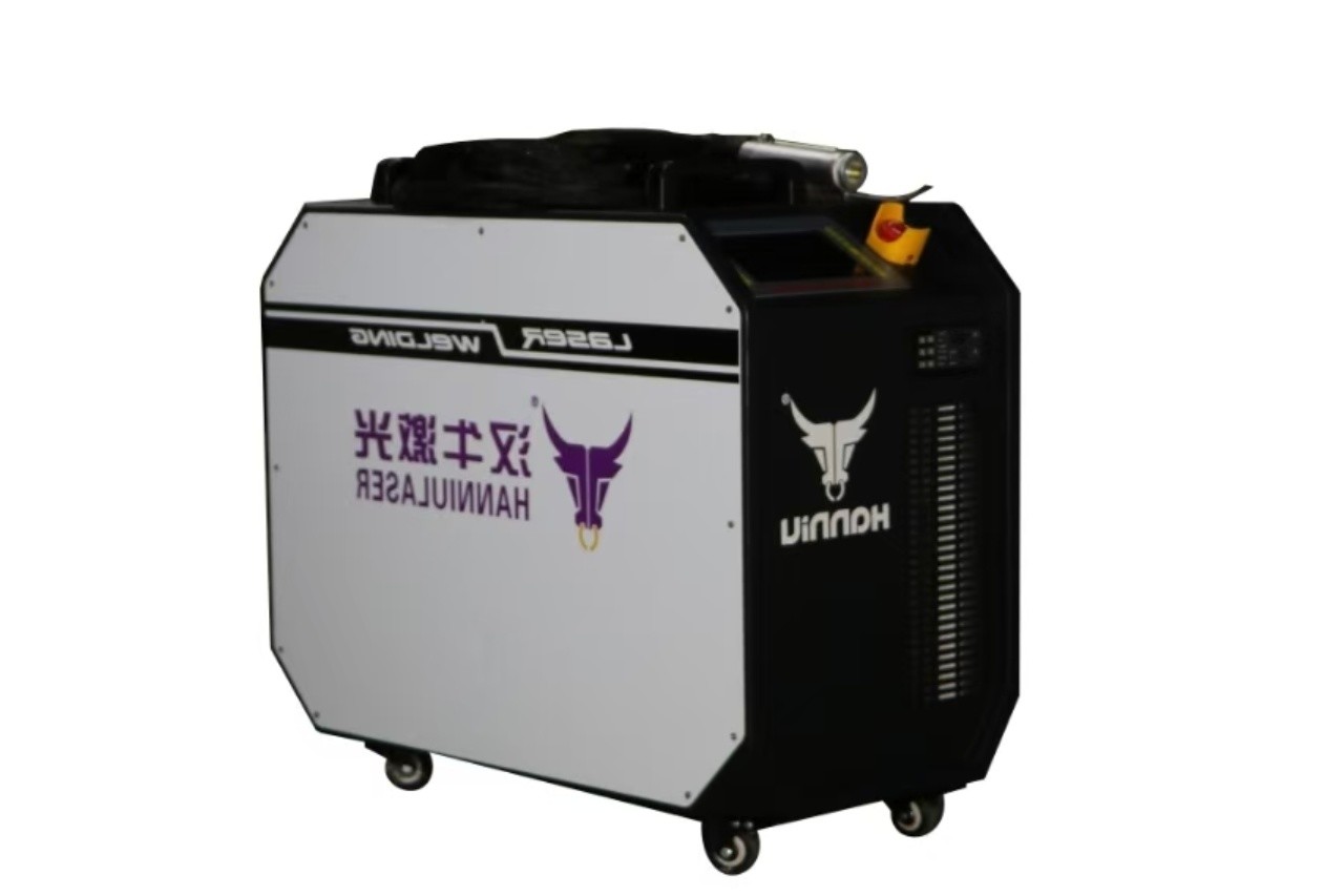 Industrial Precision 300W 500W Handheld Laser Cleaning Machine For Rust Removal