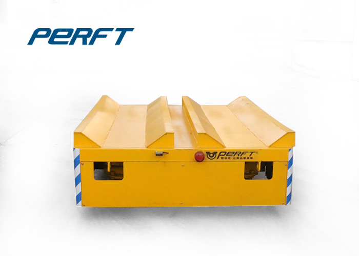 Battery trackless cart