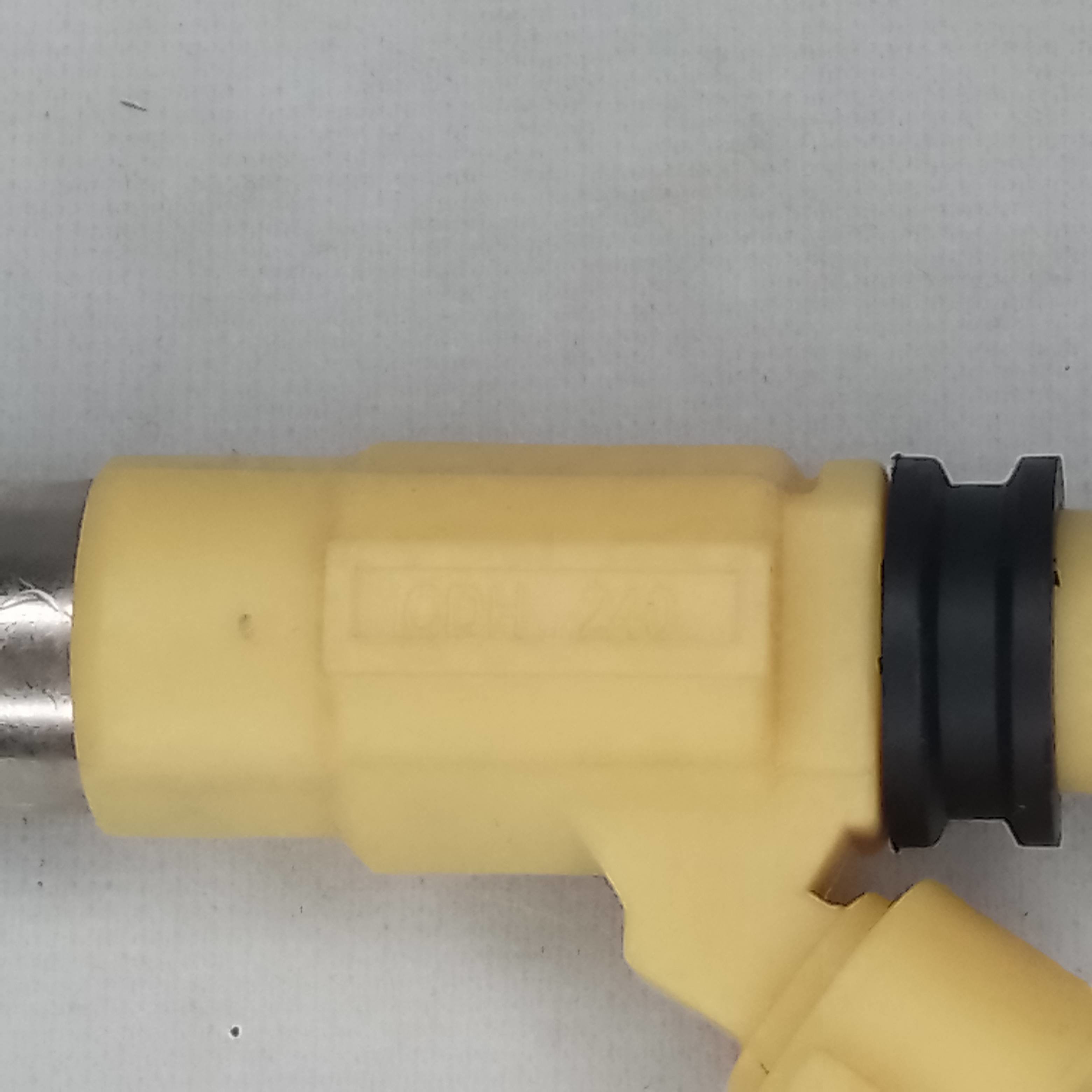 CDH240 Gasoline Fuel Injector 1999-2005 Dodge Fuel Injector MITSUBISHI CHRYSLER 2.4l I4