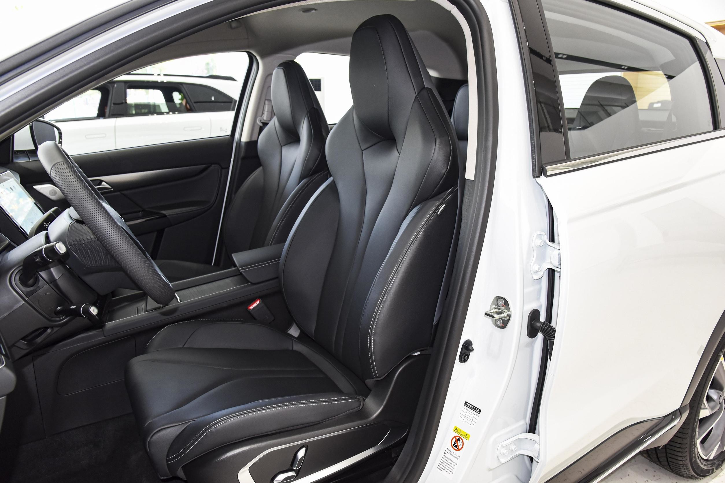 Left Hand Driver Xpeng 2022 G3i 520G Xpeng G3 Electric Car SUV