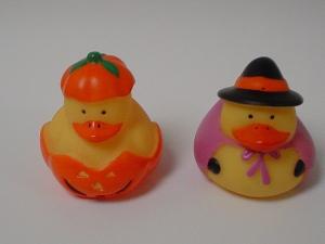 China Soft 2 Inch Halloween Baby Rubber Duck Holiday Themed duck For Promotion Gift wholesale