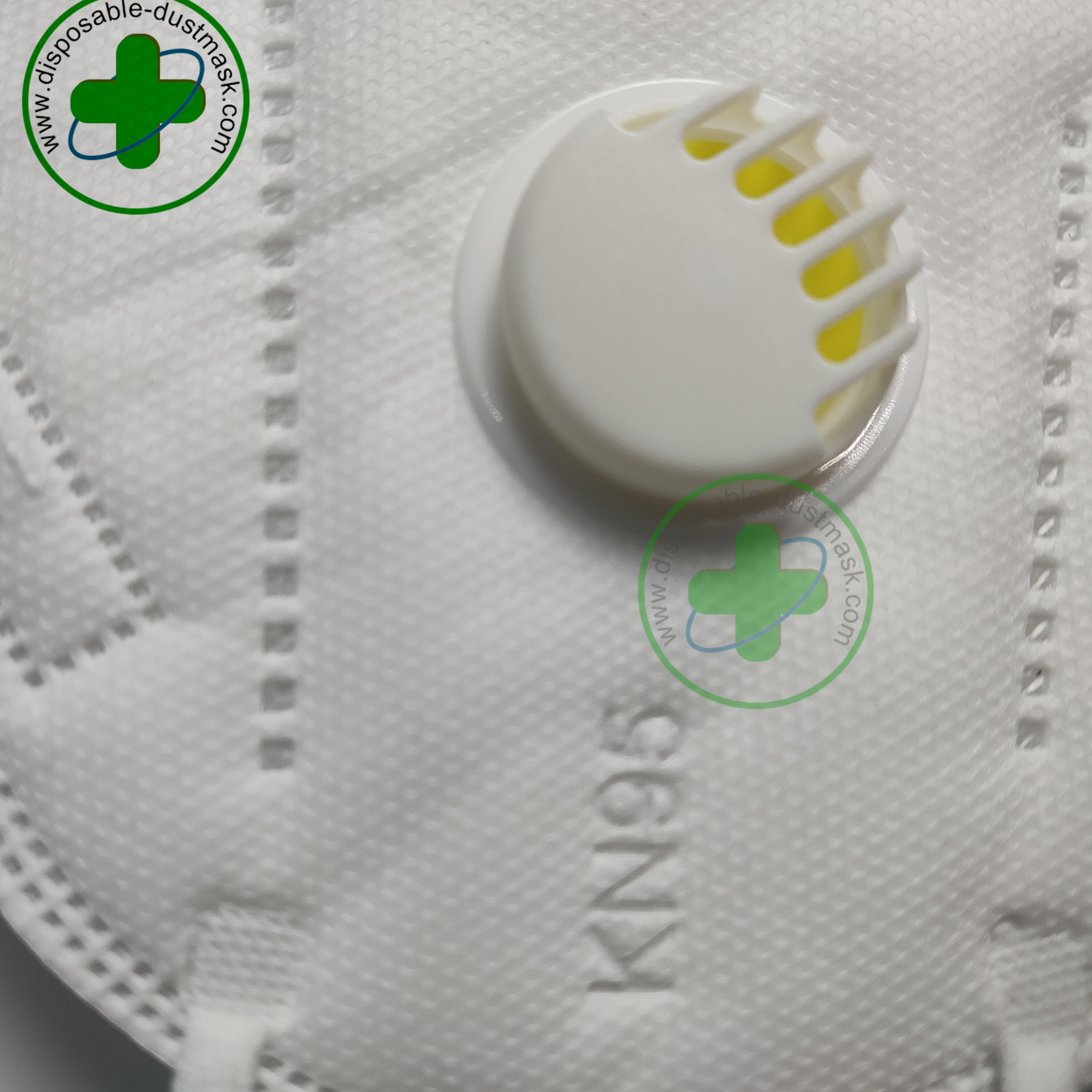 White Kn95 Mask With Valve Breathable Mask Kn95 Mask Has 95% Filtering Function