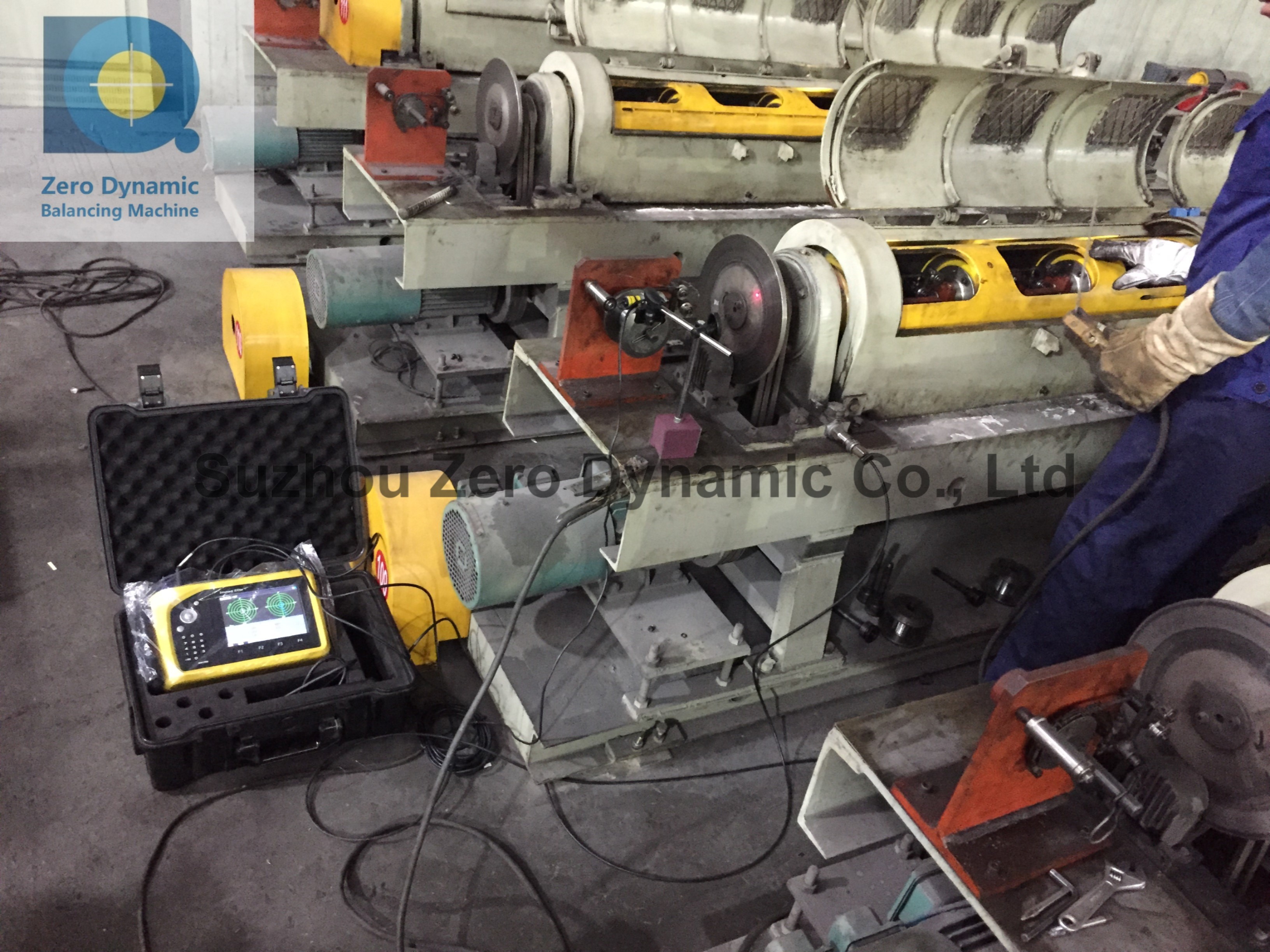 High Precision Portable Dynamic Balancer On-site Dynamic Balancing Machine for Machine Tool Industry