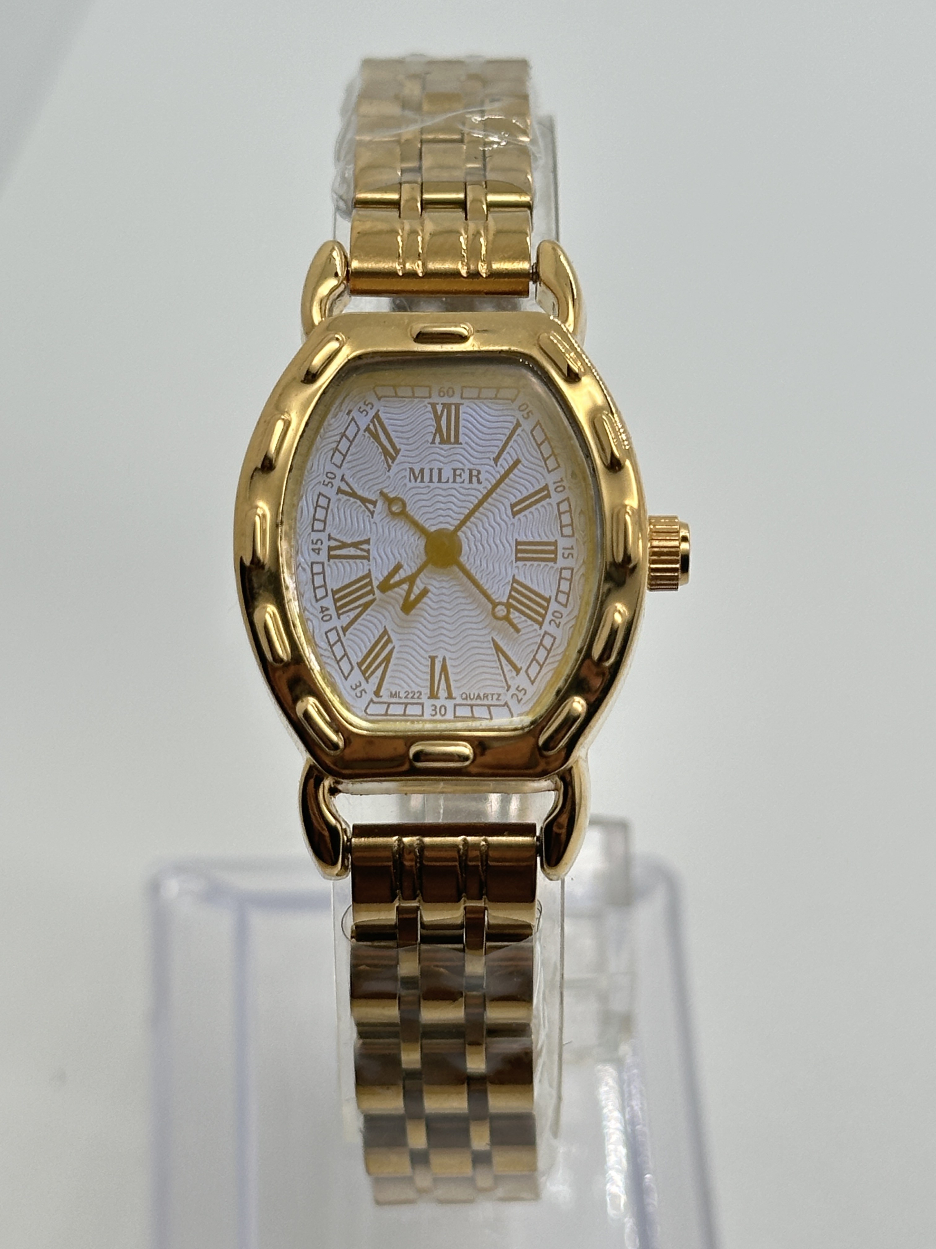 Analog Dial Quartz Sophisticated Watches For Men 30 Meter Water Resistance
