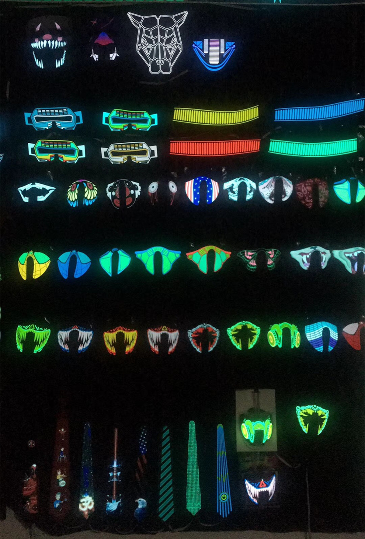 Wholesale Halloween Party Costume Cosplay Props Masks LED Rave Face Mask Flashing Light Up EL Mask Hot Sales Music-Activ