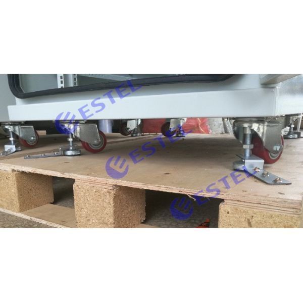 Four Wheels Outdoor Communication Cabinets Galvanized Steel With Front / Rear Access