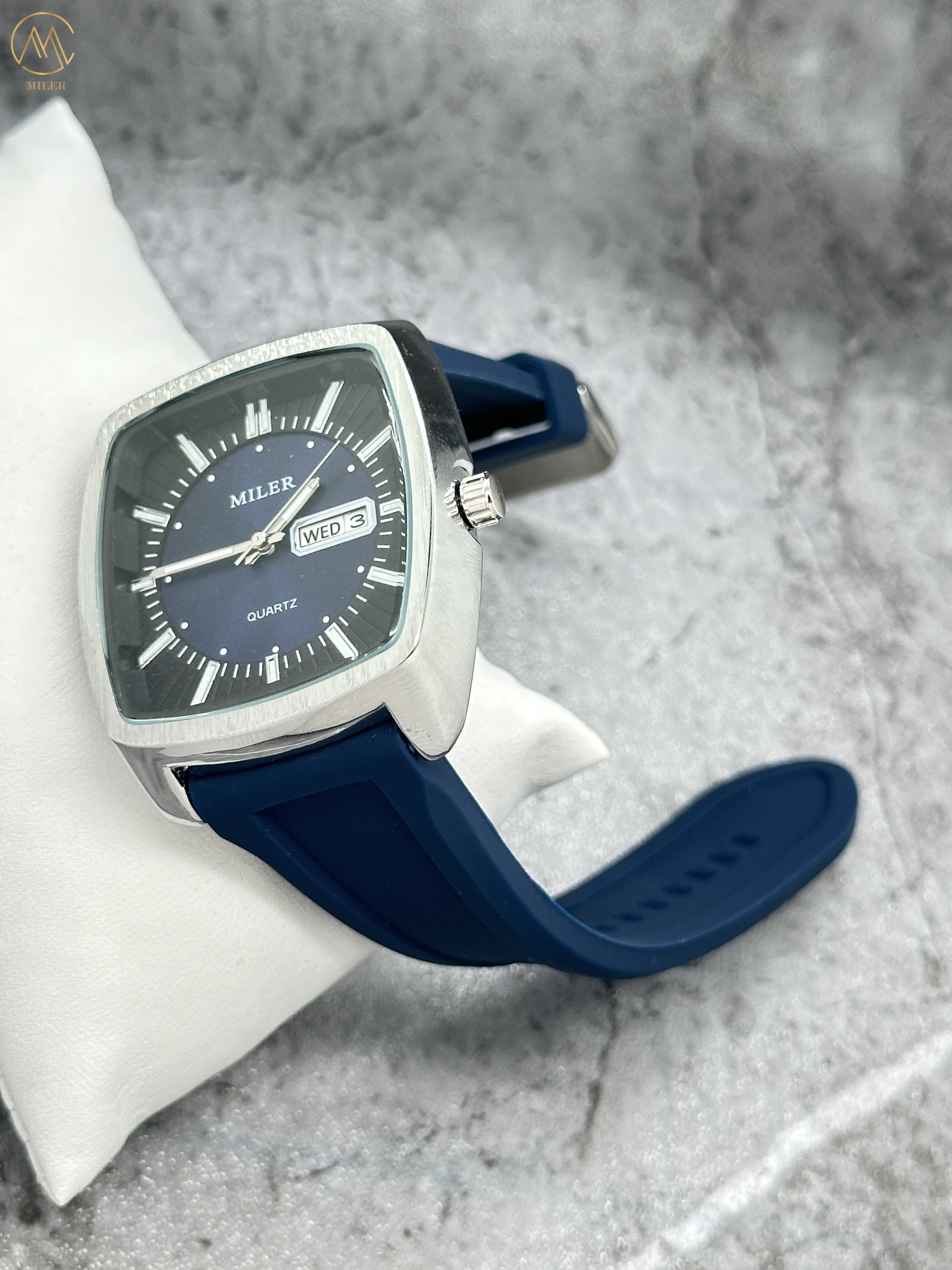Silicone Band Classic Mens Wrist Watches for Classic and Modern Look
