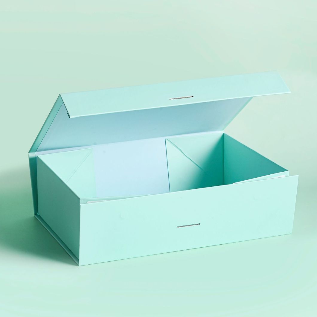 Custom Luxury Paper Magnet Foldable Folding Magnetic Gift Box Garment Apparel Clothing Shoes Packaging Box with Ribbon