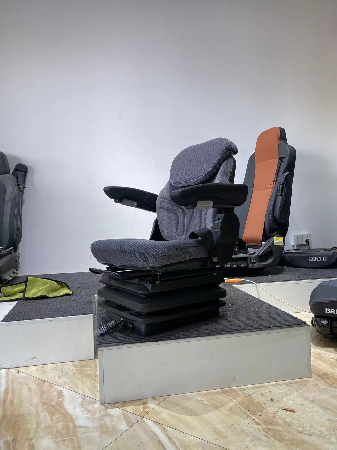 John Deere Deluxe Mechanical Suspension Tractor Seat Adjustable Weight Suspension