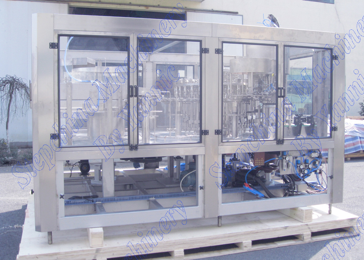 Automatic Operated Liquid Filling Machine / Water Bottling Plant Machine