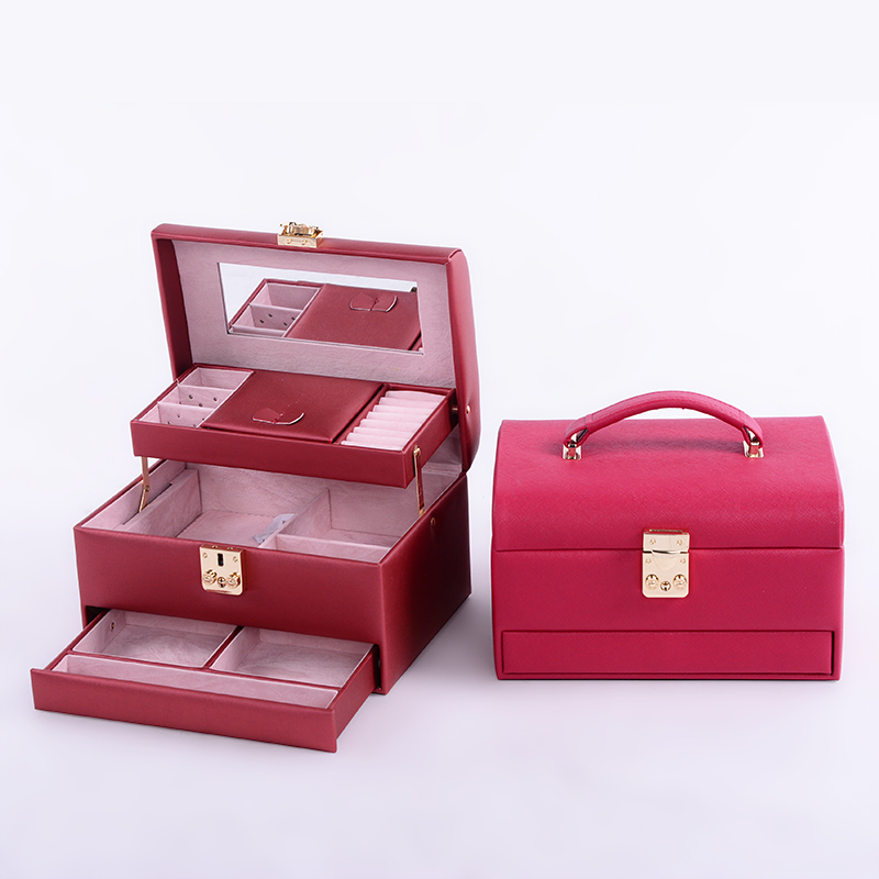 Travel Ornaments Leather Jewelry Box Lockable Square Shape Eco Friendly