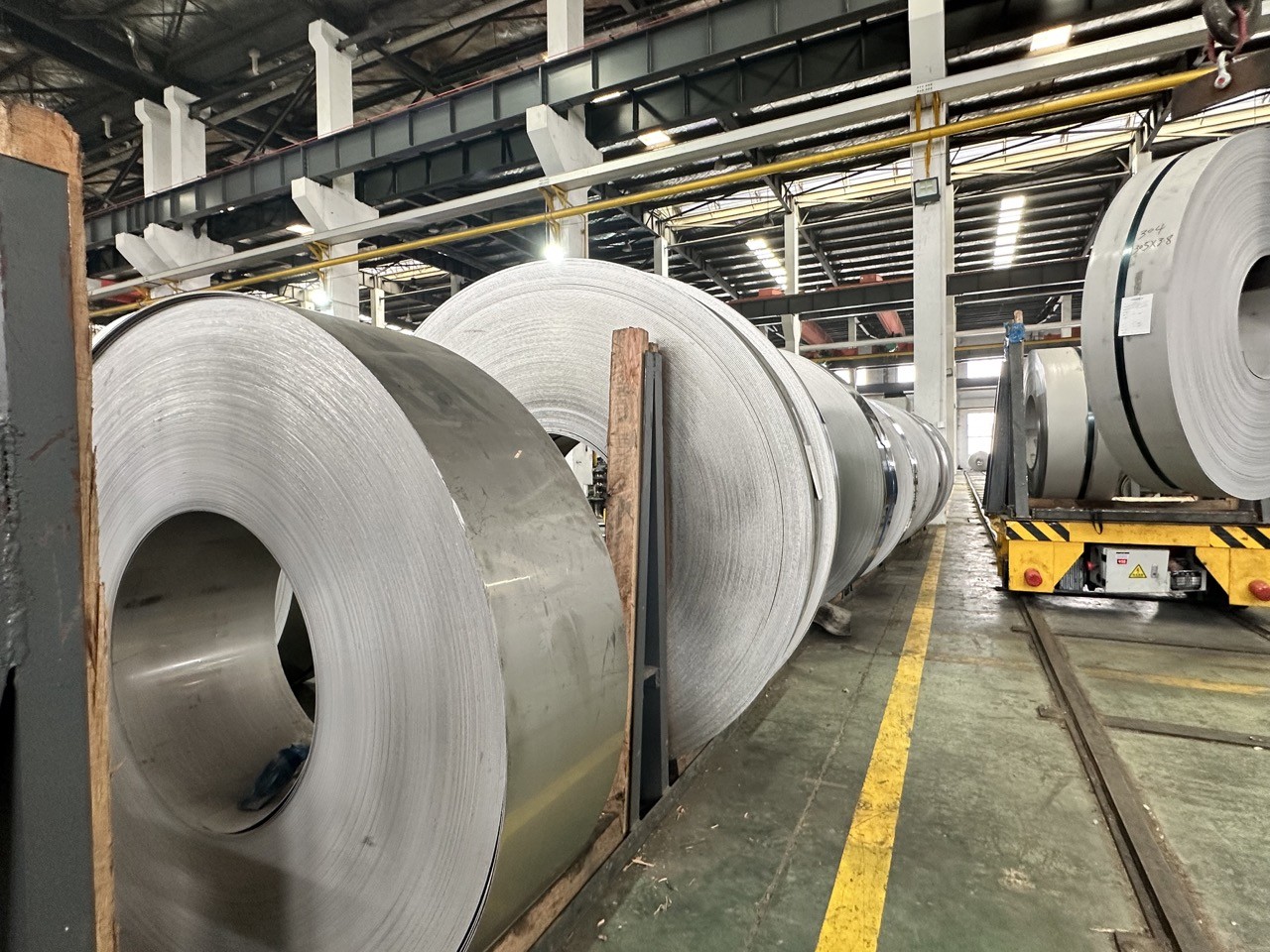 Hot Rolled No.1 Stainless Steel Flat Rolled Coil Decorative For Architectural Designs