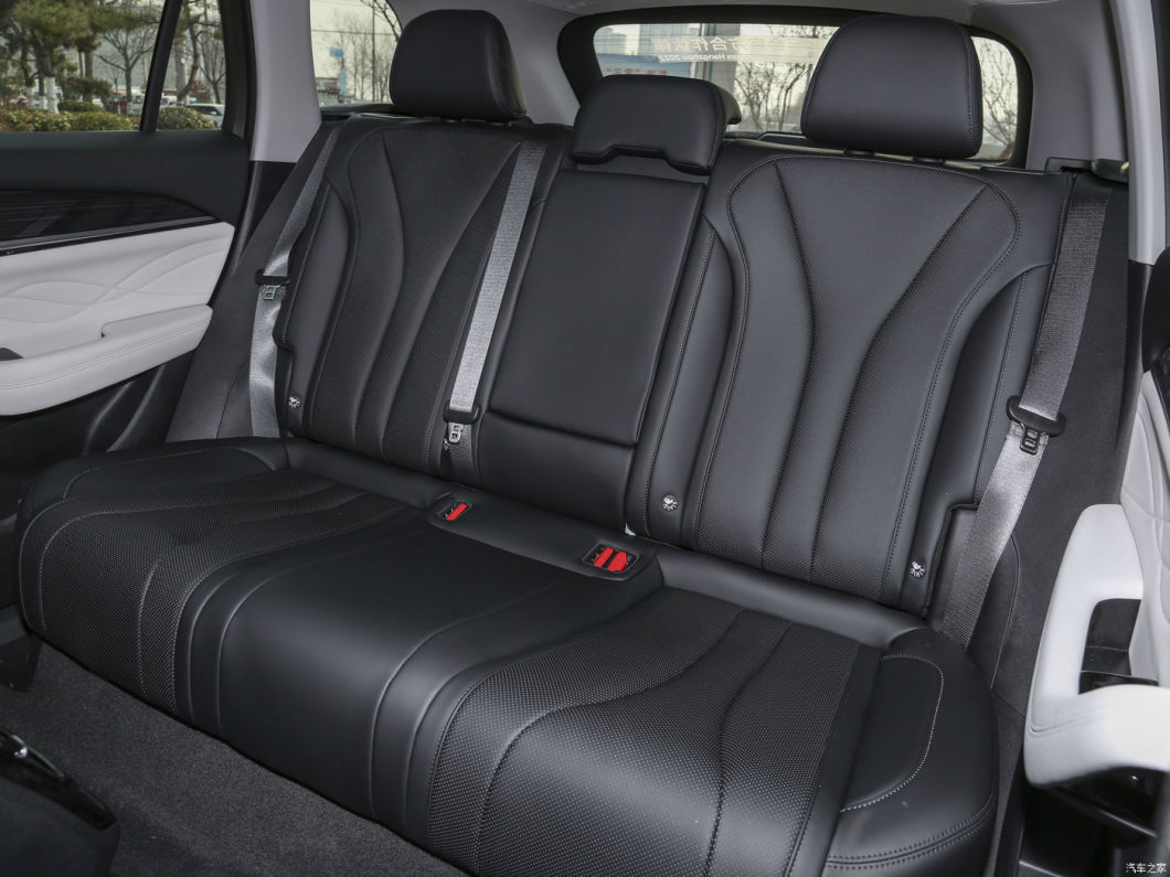 Geely Monjaro L Left Drive Fuel Vehicle 5 Doors 5 Seats Petrol Gasoline SUV Car