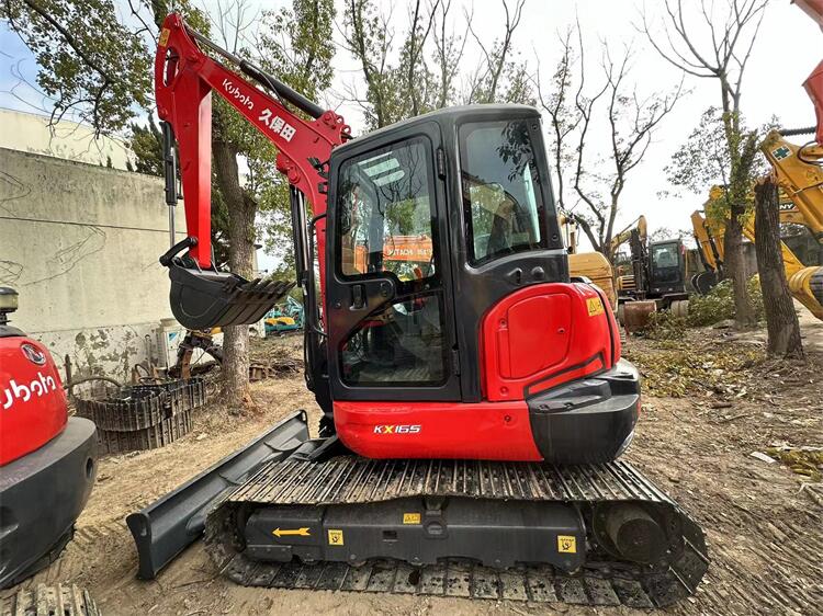 Mini Crawler Used Excavator Kubota KX165 KX165-5 in Shanghai with 840 Working Hours