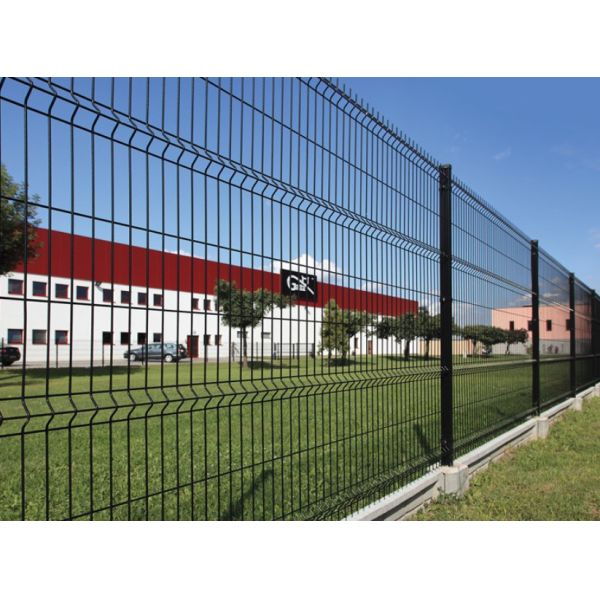 PVC Coated Welded Wire Mesh Fencing With Triangle V Shape RAL6005