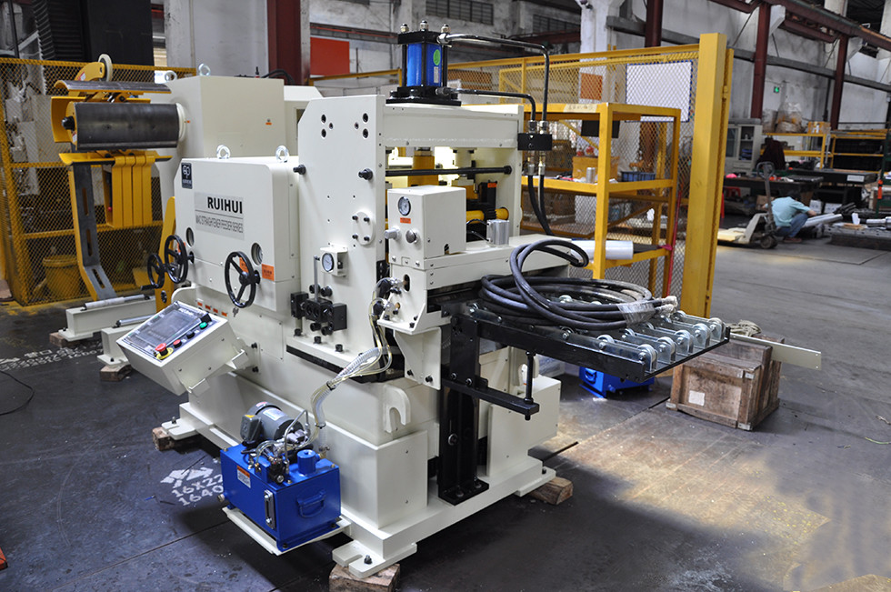Stamping Process High Speed Feeder Material Rack Leveling Roll Feeder Machine