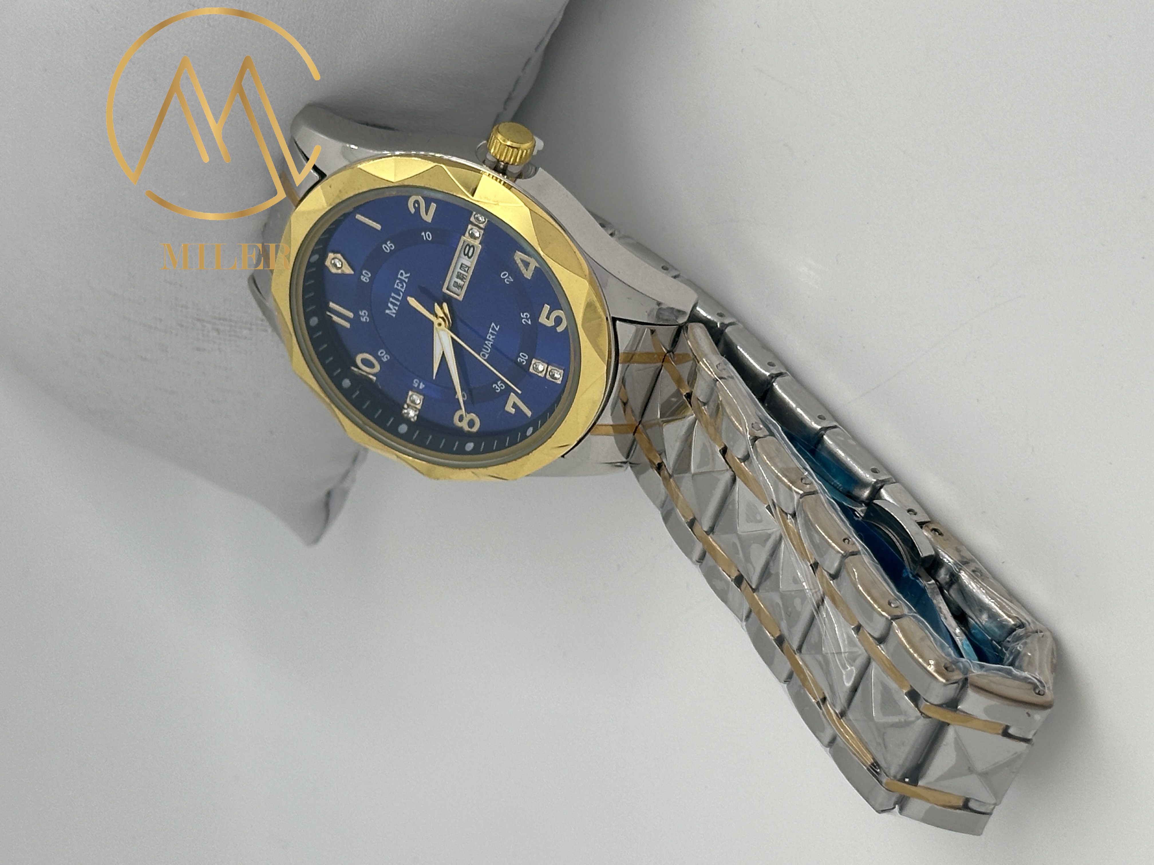 Factory Water-Resistant Stainless Steel Strap Watch With Digital Display And Quartz Movement For Kids